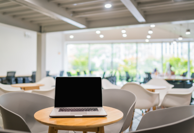 Oracle高级数据库特性揭秘：存储过程、触发器与权限管理